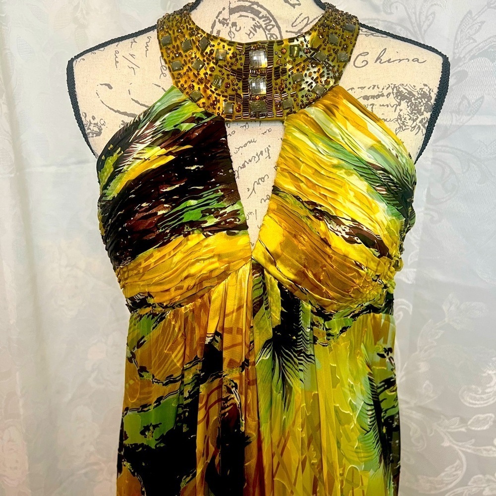 Cachet Silk and Rayon Size 10, gold/green, beaded and jeweled collar gown. - Picture 6 of 10